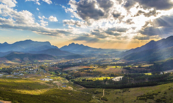 2. winelands-franschhoek-valley-jpg